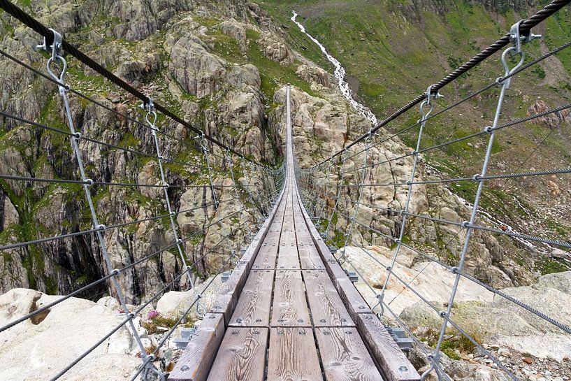 Trift brug Zwitserland van Dennis van de Water