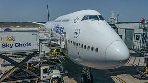 Lufthansa Boeing 747-8 Passagierflugzeug.  Registrierung: D-ABYJ. Name des Flugzeugs: Hannover.  Eine Lufthansa Boeing 747-8, die D-ABYJ, fotografiert bei der Landung auf dem Flughafen Frankfurt am Main.  Dieses Foto wurde am 6. August 2017 aufgenommen.