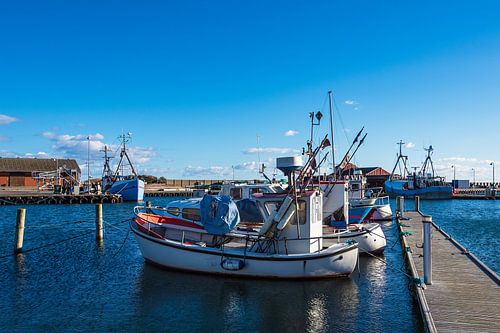 Gezicht op de haven van Klintholm Havn in Denemarken