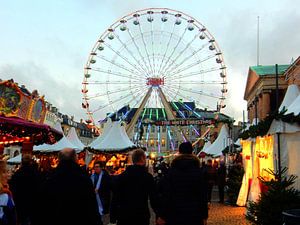 Weihnachtsmarkt mit Riesenrad