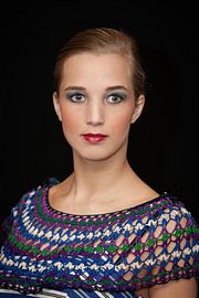 Portrait in traditional Dutch costume by Huisinga Fotografie