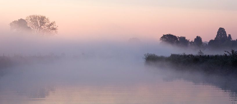 Berkel with morning fog by Geert de Groot