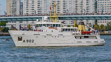 Marineopleidingsvaartuig Van Kinsbergen. van Jaap van den Berg