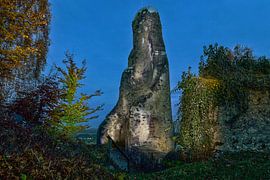 Castle ruins by VIDEOMUNDUM