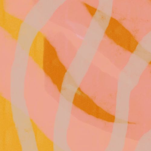 Moderne abstracte kunst. Penseelstreken in roze, geel, beige. van Dina Dankers