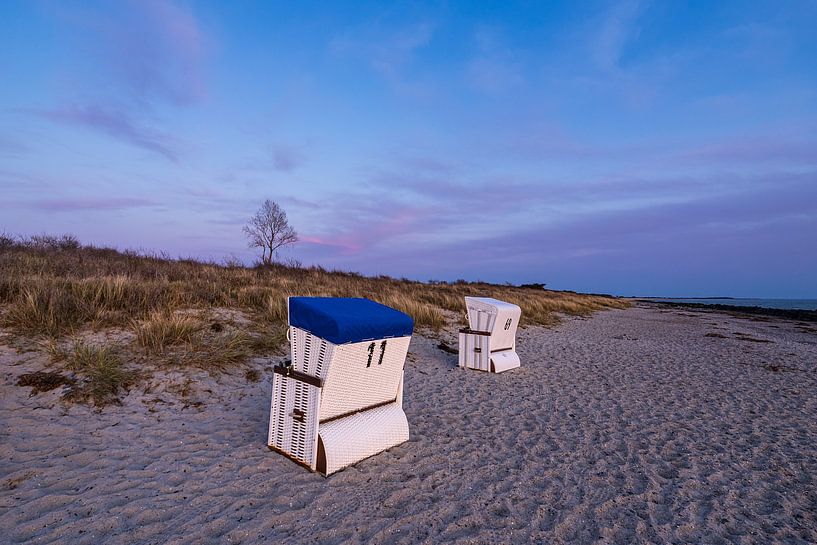 Strand in Kloster op het eiland Hiddensee in de avond van Rico Ködder