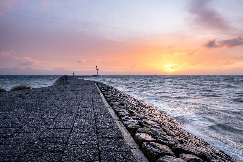Sonnenaufgang am Meer von Marjolein van Roosmalen