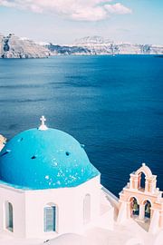 Église à Santorin sur Patrycja Polechonska