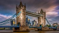 Tower Bridge met Financial District van Rene Siebring thumbnail