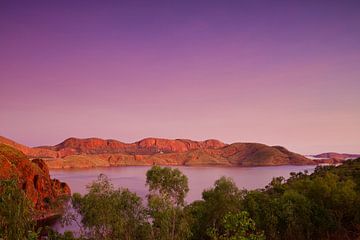 Zonsondergang Lake Argyle Australie van Laura Krol