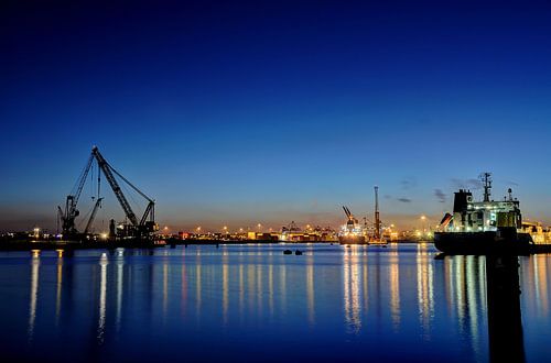 Rotterdam Waalhaven Blauw 