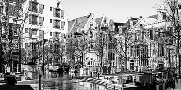 Amsterdam Twist (IV) by Caroline Boogaard