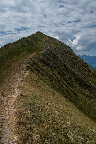 A ridge with pointed summit at Mont Jovet, France