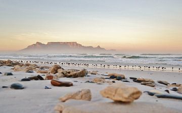 Cape Town sunrise with Table Mountain by Werner Lehmann