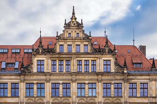 Gezicht op het nieuwe stadhuis in de stad Görlitz
