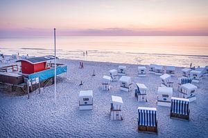 Strandkörbe im Abendlicht auf Sylt von Christian Müringer