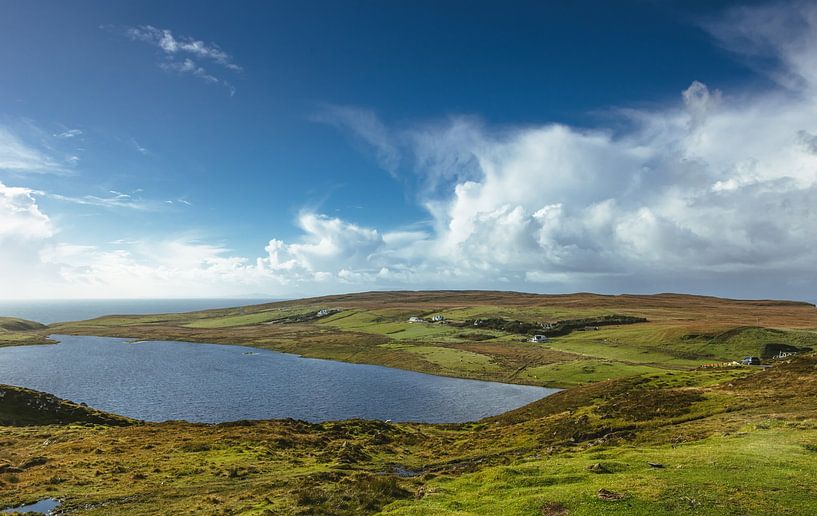Menschenleere Einsamkeit am Neist Point. Isle of Skye in Großbritannien. Panorama Klippe an den Schottland Highlands! von Jakob Baranowski - Photography - Video - Photoshop