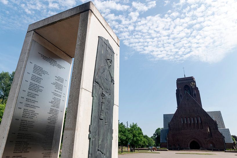 The Putmen Eisden-Tuinwijk by Richard Wareham