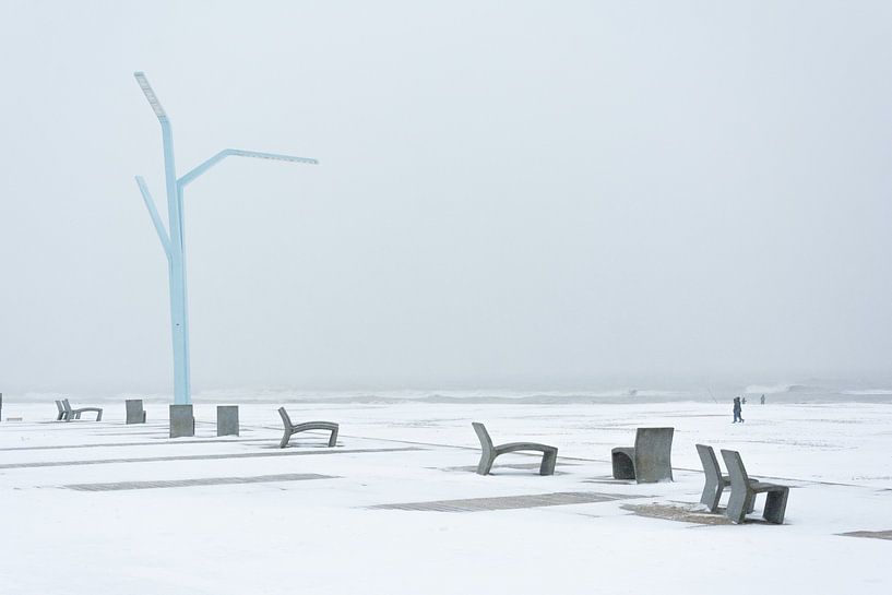 Scheveningen Boulevard im Schnee von Marian Sintemaartensdijk