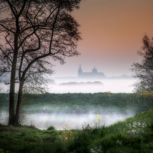 From behind the river par Ruud Peters