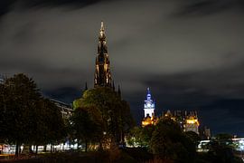 Edinburgh at night by Stefan Havadi-Nagy