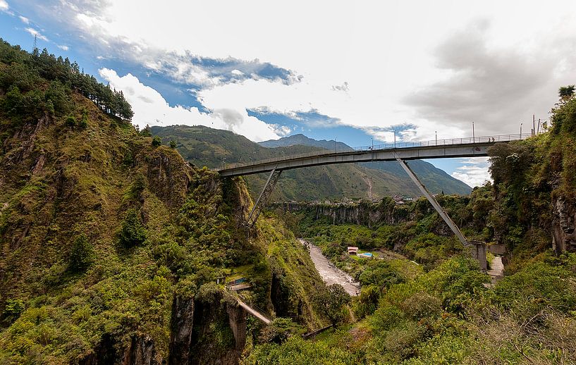 Baños: Kloof by Maarten Verhees
