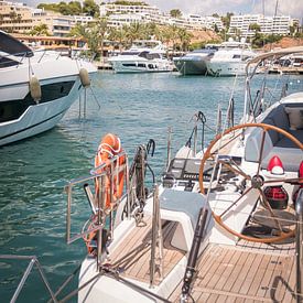 Hafen von Puerto Portals, Mallorca. von Paul Kaandorp