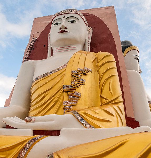Bago Township: Kyaikpun pagode by Maarten Verhees