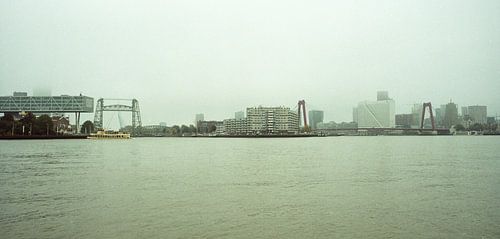 Skyline van de Rotterdamse bruggen