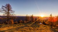 Berglandschap "Zonsondergang op de Ahorneggalm" van Coen Weesjes thumbnail