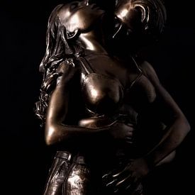 Uit brons gegoten by Saskia Cloo-Hartsema
