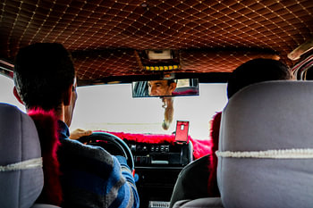 Photo avec mise au point sur le rétroviseur au Maroc