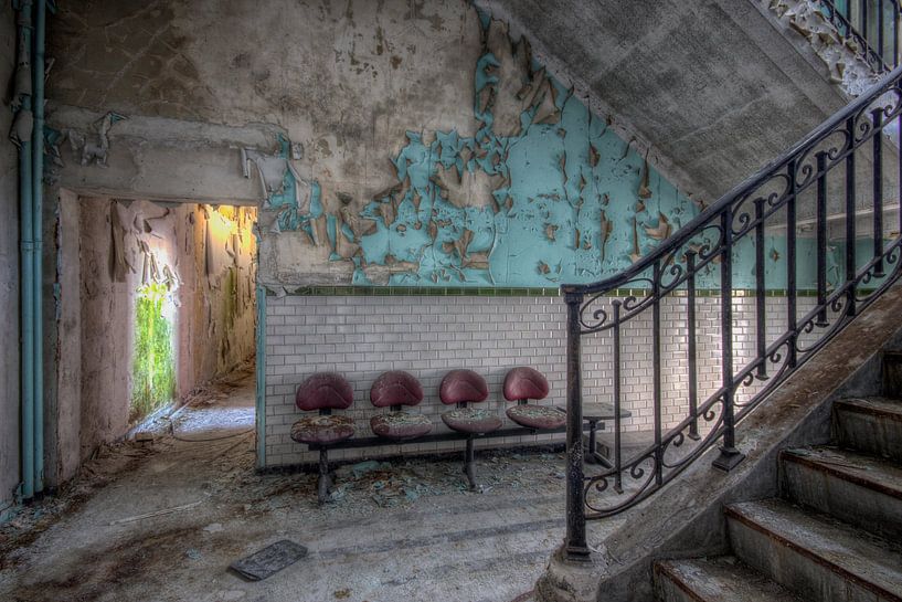 La salle d'attente par Urbex & Preciousdecay by Sandra