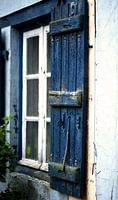 Raam Blauw met luiken