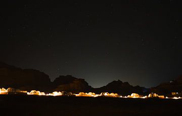 Wadi Rum Jordanien bei sternenklarer Nacht von Robert Styppa