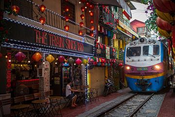 Train street in Hanoi by Antwan Janssen