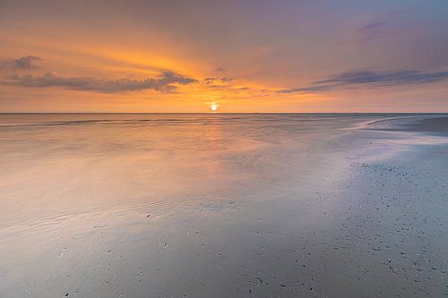 Zonsondergang strand Ameland