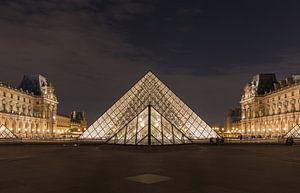 Le musée du Louvre à Paris. sur MS Fotografie | Marc van der Stelt