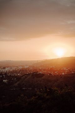 Hollywood's Golden Hour: Een Magische Zonsondergang in LA van Sharon Kastelijns