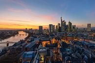 Frankfurt Skyline bei Sonnenuntergang von Robin Oelschlegel Miniaturansicht
