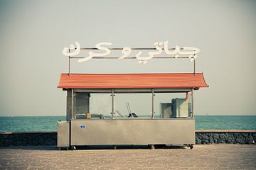 Verlaten eettentje aan de kust van Ingrid Koedood Fotografie