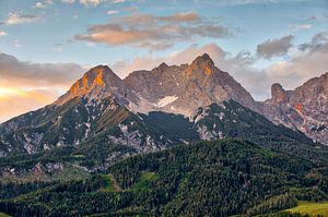 Berge bei Sonnenuntergang in den Alpen von Kevin Baarda