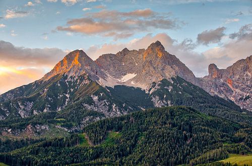 Berge bei Sonnenuntergang in den Alpen