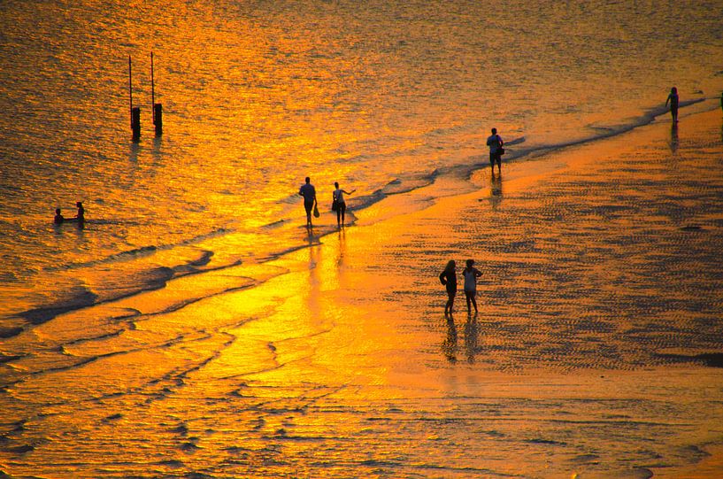 Ein Strandweg entlang dem Strand während eines Sonnenuntergangs von Jessica Berendsen