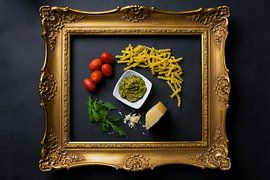 LEBENSMITTELKUNST PASTA PESTO von Angelique van den Boer