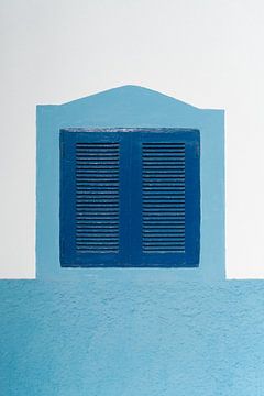 Blaue Fensterläden Linien Spiel von Wianda Bongen