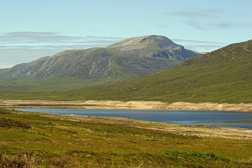 Loch Glascarnoch, een 7 km lang stuwmeer