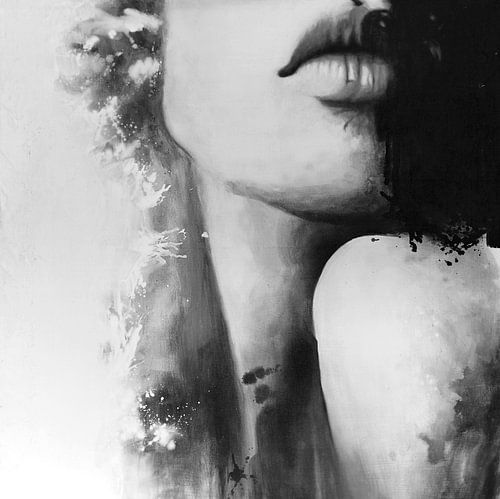 Elle - Portrait en noir et blanc avec personnage sur Charlotte MM