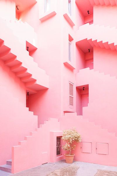 La Muralla Roja - trappenhuis par Anki Wijnen