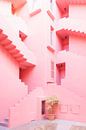 La Muralla Roja - trappenhuis van Anki Wijnen thumbnail